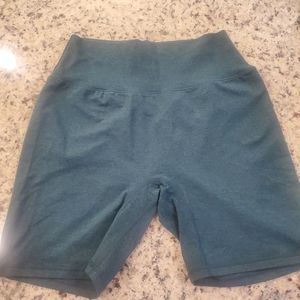 NWOT P'Tula Bare II Shorts 6"